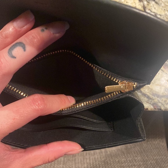 Medium size coach wallet EUC - Picture 6 of 9